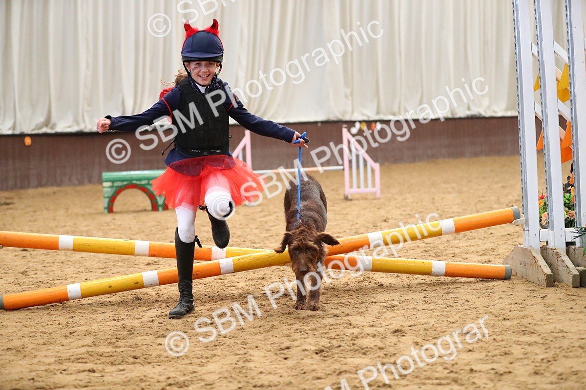 SBM_001299 - Class 3 - Horse & Hound