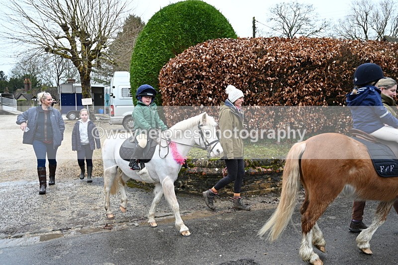 WJ7_9344 - Walk out..