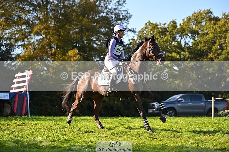 241026-115632-13019 - 390-Pippa.Howell-Phippard-NO.LIMIT.II