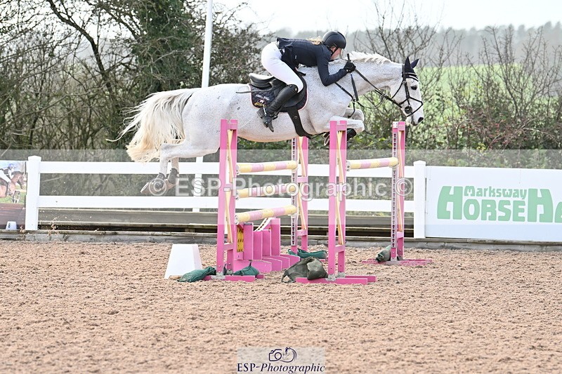 231209A-132520-01915 - Cls 13 Foxhunter & 1.20m Open