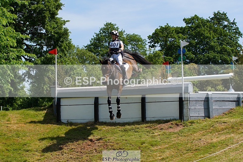 230528-112436-16624 - 407-KING_OF_THE_SWINGERS-Louise_Bradley-XC