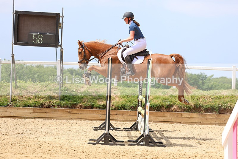 3E7A0424 - Class 10: Senior 95cm open