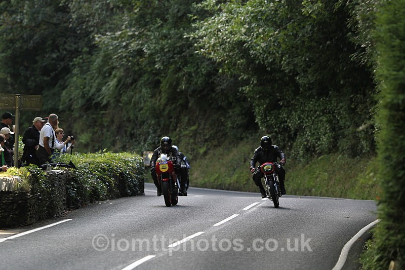 FOM_1210 - Classic TT Lap of honour