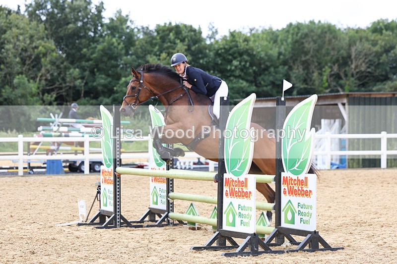 3E7A0084 - Class 9: Senior British Novice/90cm open