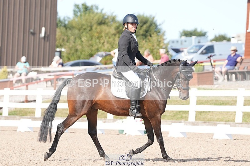 250817-164248-11940 - 210-Zoe.SmartBroadtown.King.Fisher