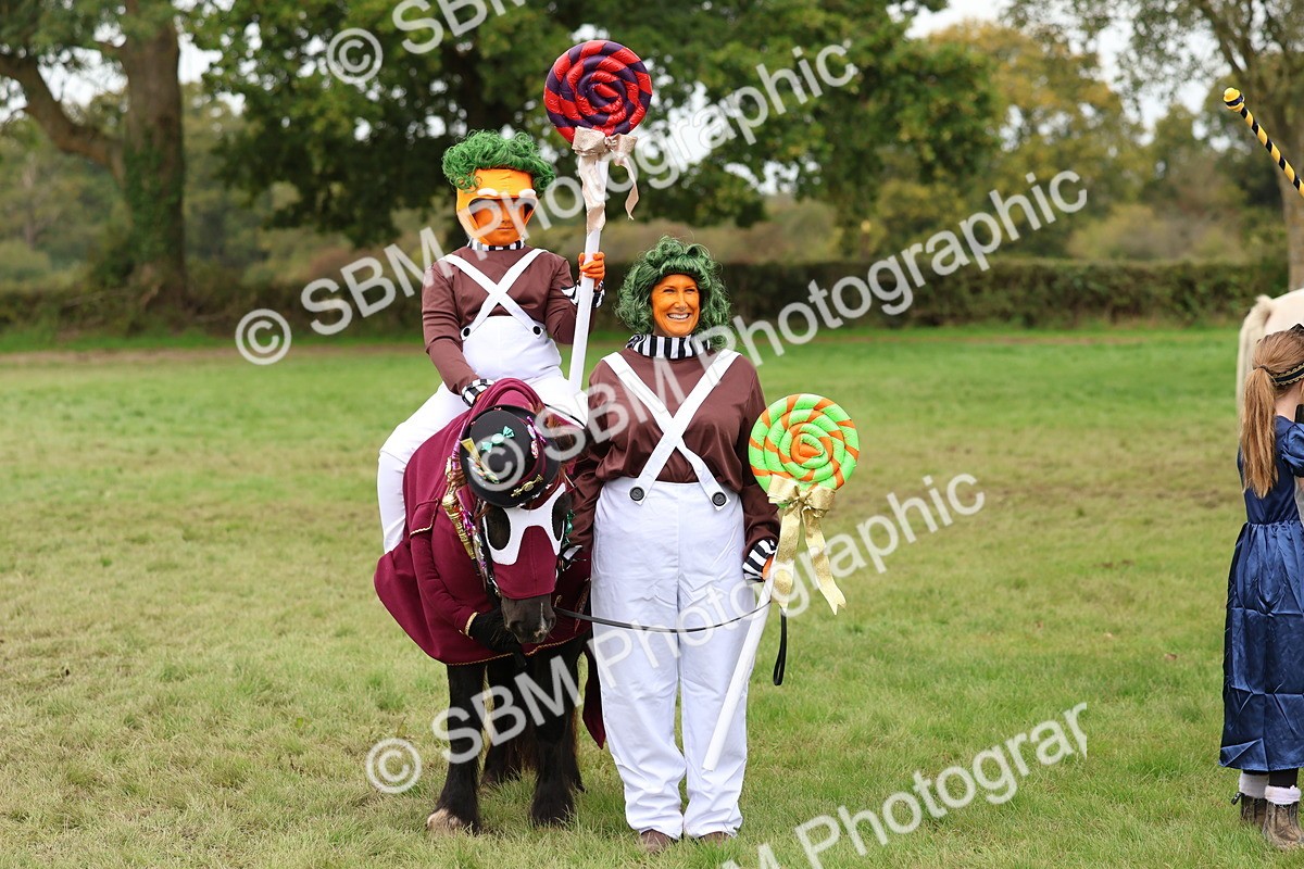 SBM_61688 - S37a - Fancy Dress Showing