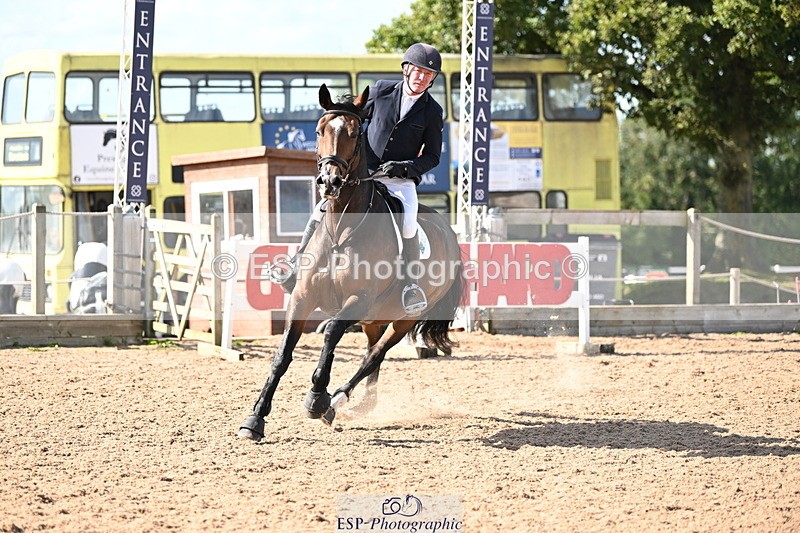 240913A-151204-05030 - Cls 17 National 1.30m Open