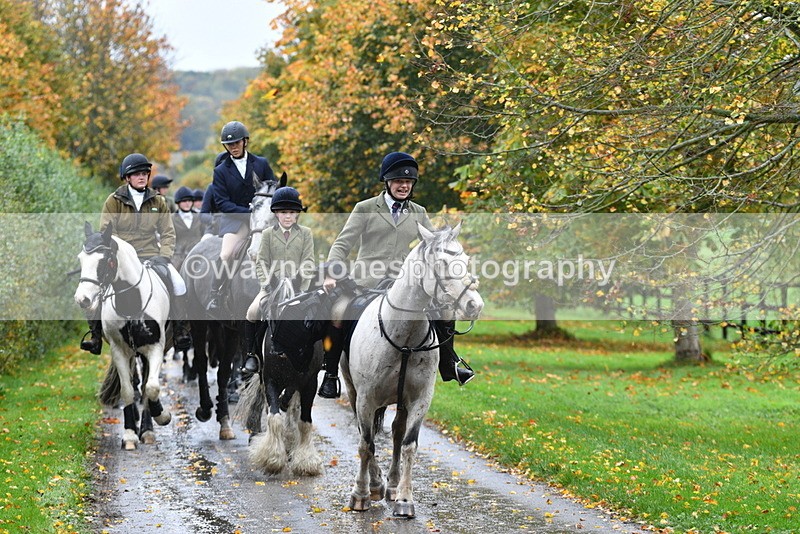 WJ5_6287 - B&B walk back for Hunt Tea !