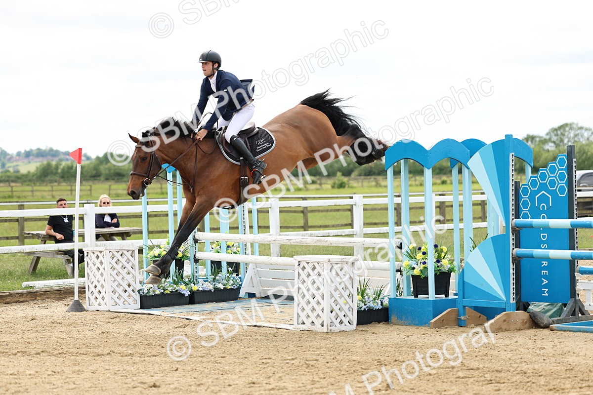 SBM_005968 - Class 19 - Senior Newcomers - 1.10m