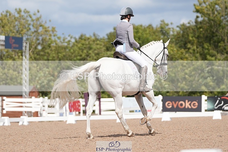 250906-122538-02335 - 070-Charlotte.DoreyDeards.Silver.Bounce