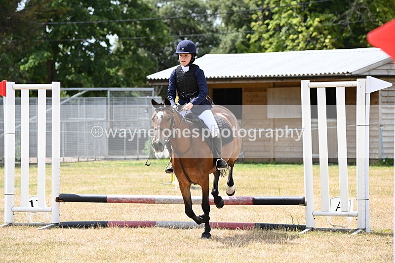 WJ6_5267 - Class 12 Minimus Jumping 45cm