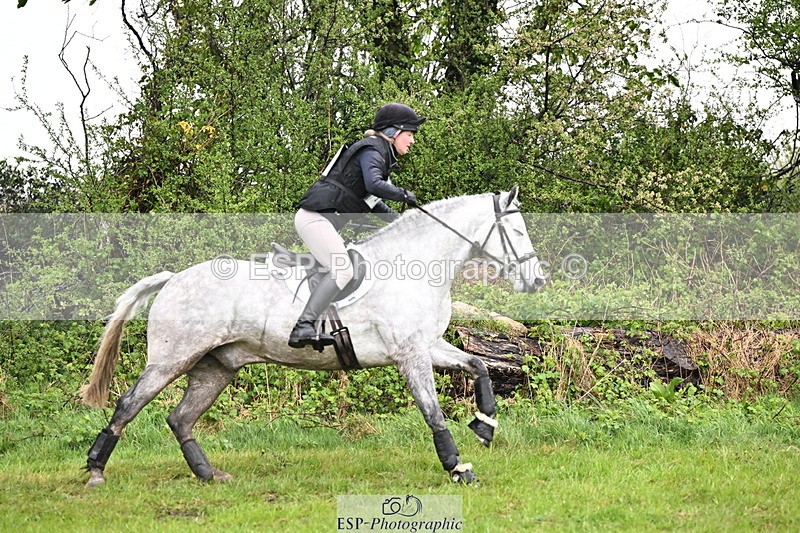 250418-145812-05761 - 170-Emma.Langfjord-Friend-MOUNTROSS.FIONN