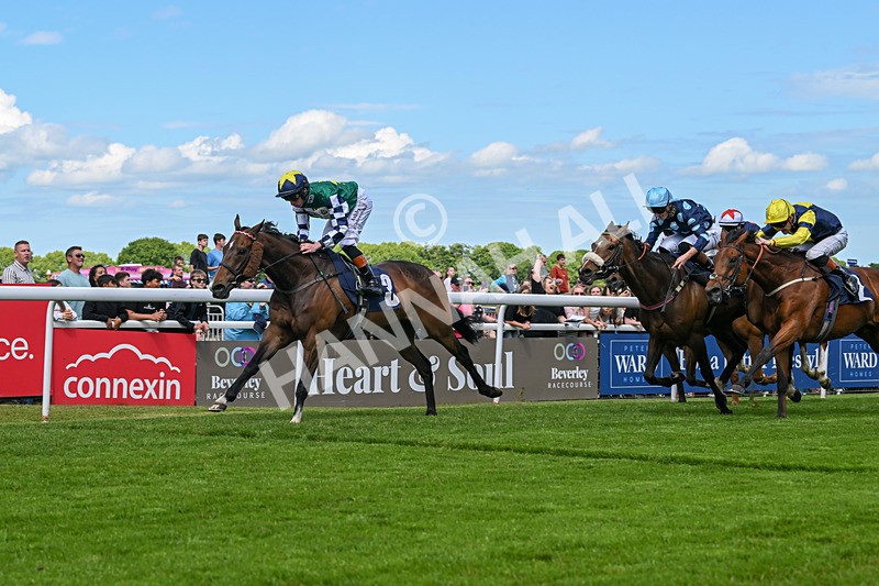 280525-Race 2-Bell Shot-4460