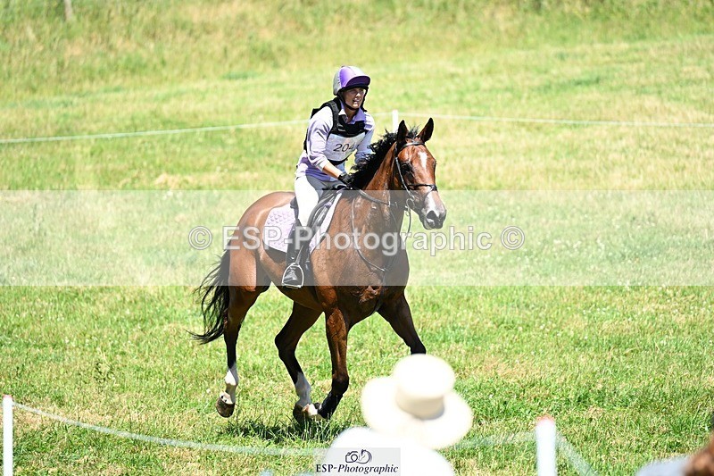 240629X-141630-4096 - 204-Becca_Robinson-VINNIE_SPARKLES