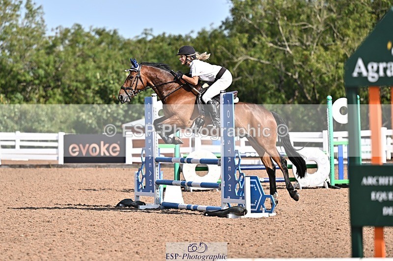 260812-100101-00143 - Cls 2 British Novice and 90cm