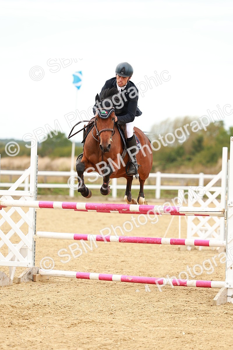 SBM_001603 - Class 4 - Senior Newcomers - 1.10m