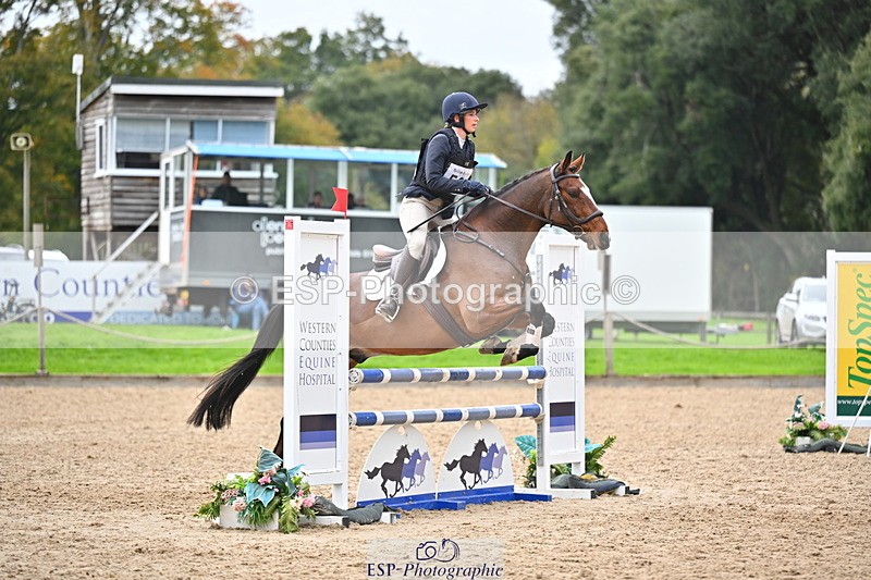 251026A-143747-25194 - G-569-Hannah.Lewis