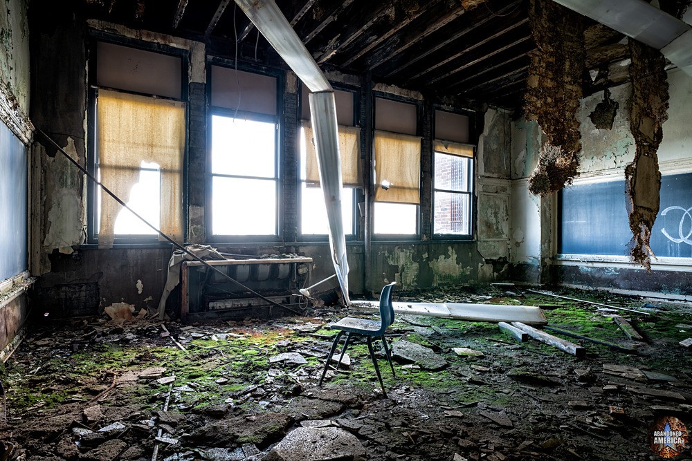 Trenton Junior High School No. 1 photo - Abandoned America