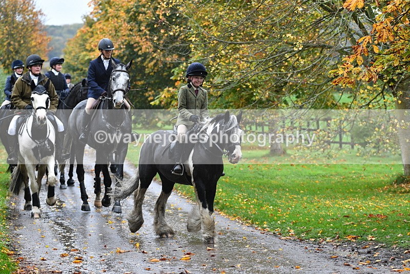 WJ5_6302 - B&B walk back for Hunt Tea !
