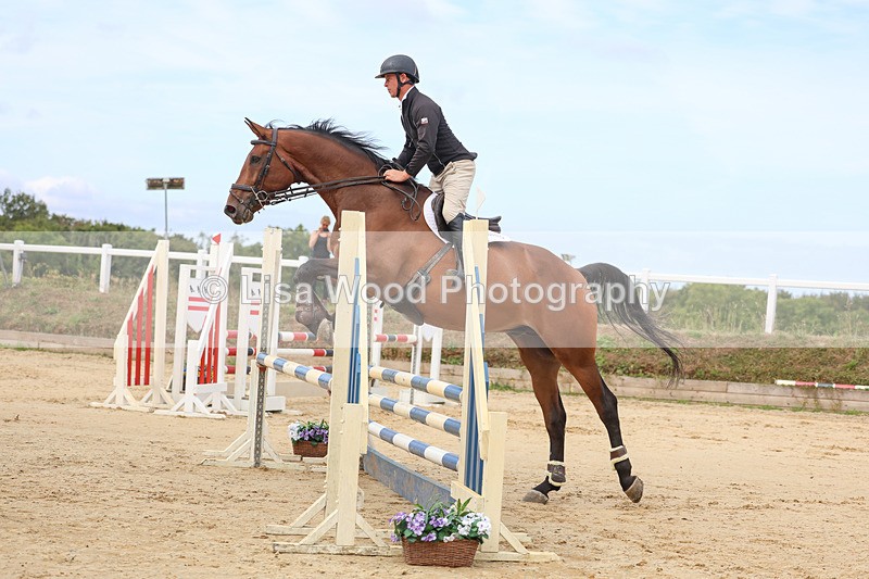 3E7A3350 - Class 4: Senior British Novice/90cm open