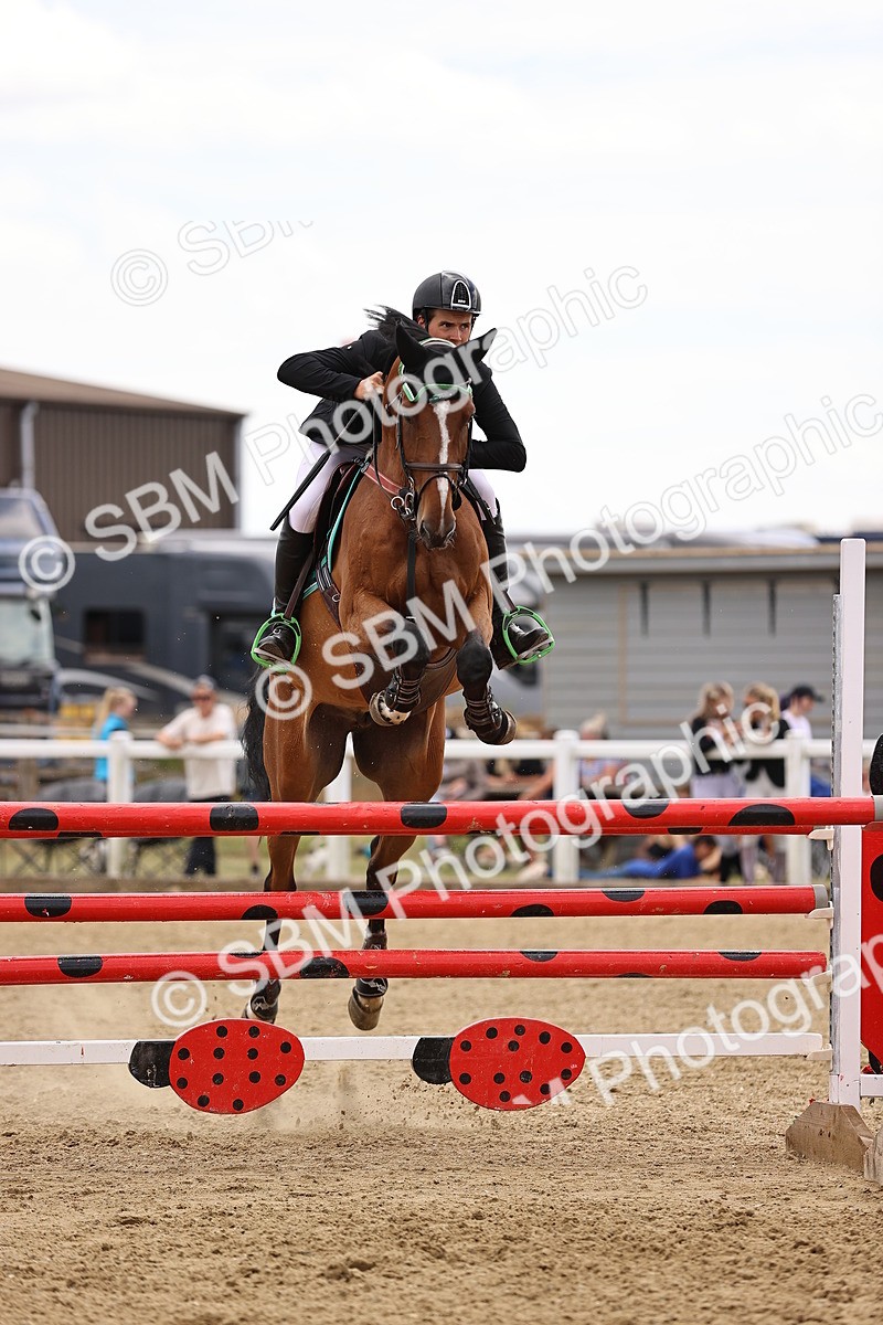 SBM_010705 - Class 9 - Senior Foxhunter - 1.20m Open
