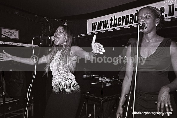 44 - Friends-&-Family @ the-roadhouse 03.05.03