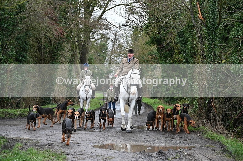 WJ7_9420 - Walk out..