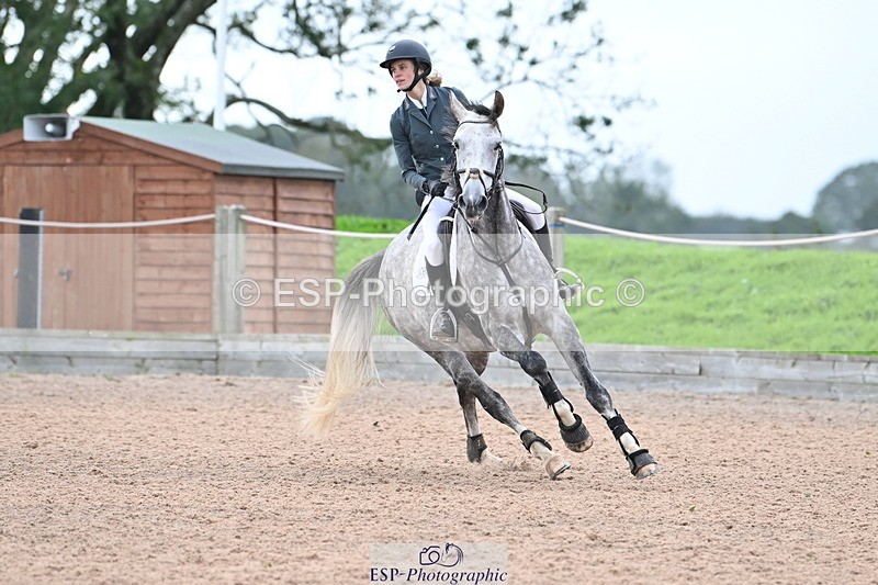 231013A-141012-02598 - Cls 9 Foxhunter & 1.20m Open