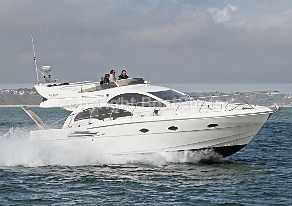 100425 BLUE ROAN IMG_5458jpg - Flybridge Cruisers
