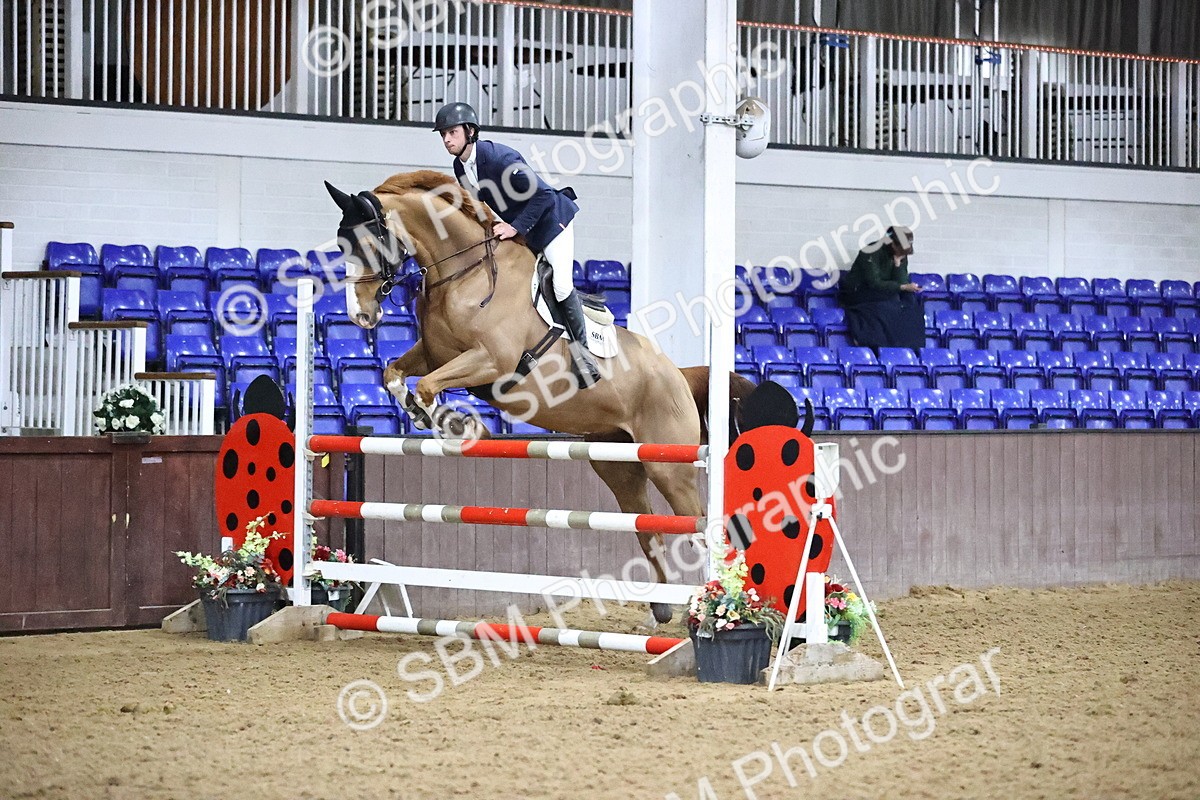 SBM_010105 - Class 25 - Equestrian Senior Foxhunter 1.20m