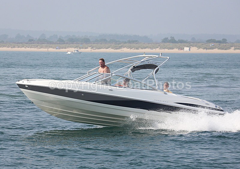 140907 MAXUM 2200 WT7A4312 - Motorboats - Open