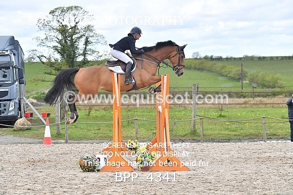 BPP_4341 - CLASS 8 FRI Senior Foxhunter/ 1.20m Open