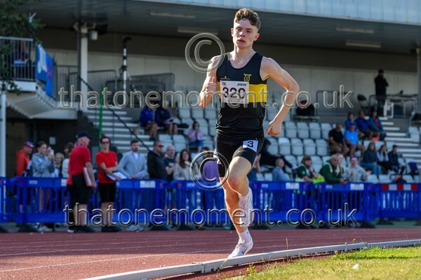 Age25SAT-918155 - Track Male