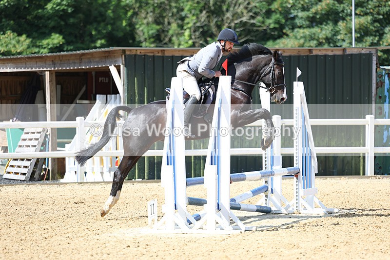 3E7A2644 - Class 2: 70cm Juniors and Seniors