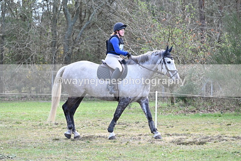 WJ7_0136 - Time 10:13 to 10:38 Times at the Fence