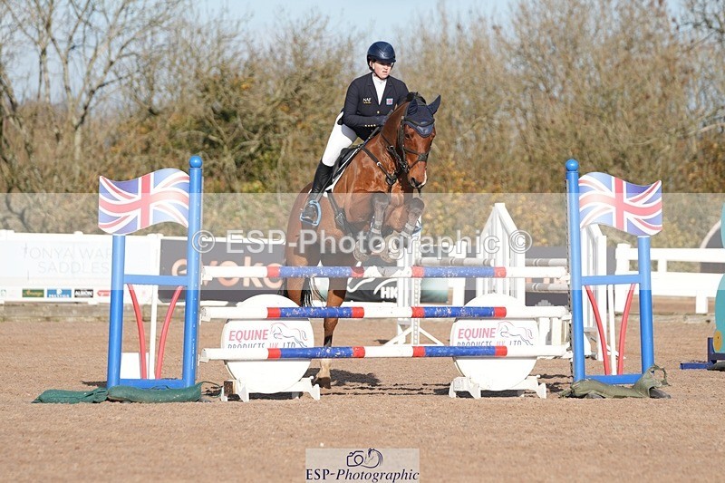 251108-103102-02173 - Cls 11 Snr 1.05m Open