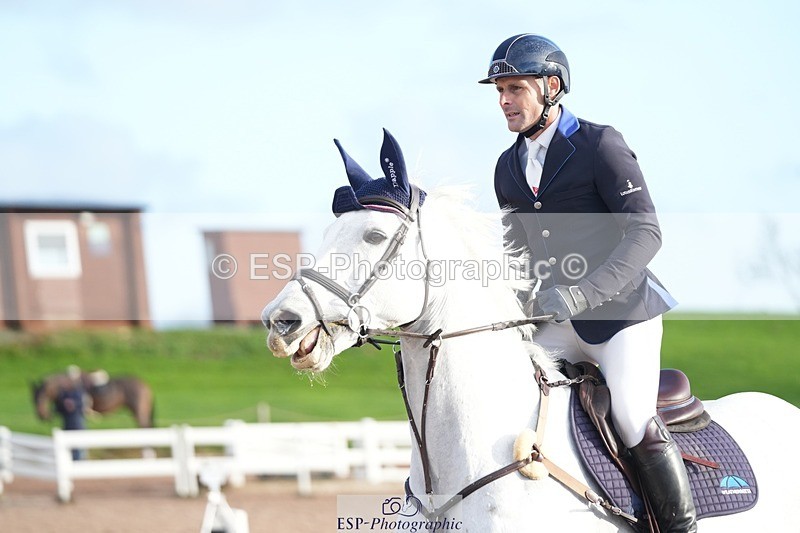 251108-143706-02885 - Cls 16 Snr 1.30m and 1.40m