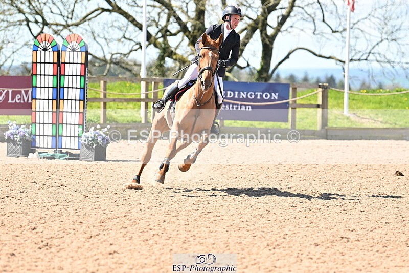 240418A-120106-02765 - Cls 5, 2 Star Medium Tour 1.35m