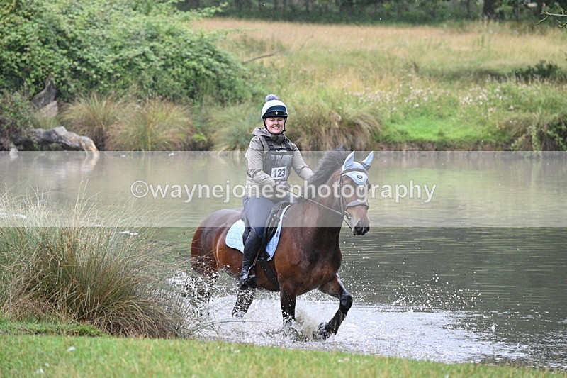 WJ7_9035 - Time at Water 11:53 to 12:23