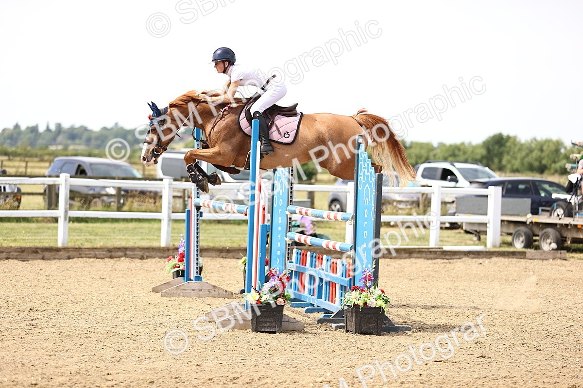 SBM_000547 - Class 15 - Redpost Equestian Senior Foxhunter - 1.20m