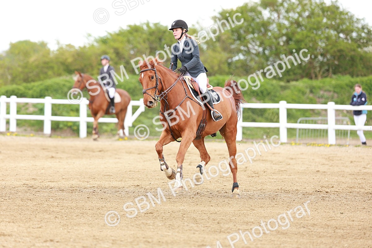 SBM_001975 - Class 4 - Senior Newcomers - 1.10m