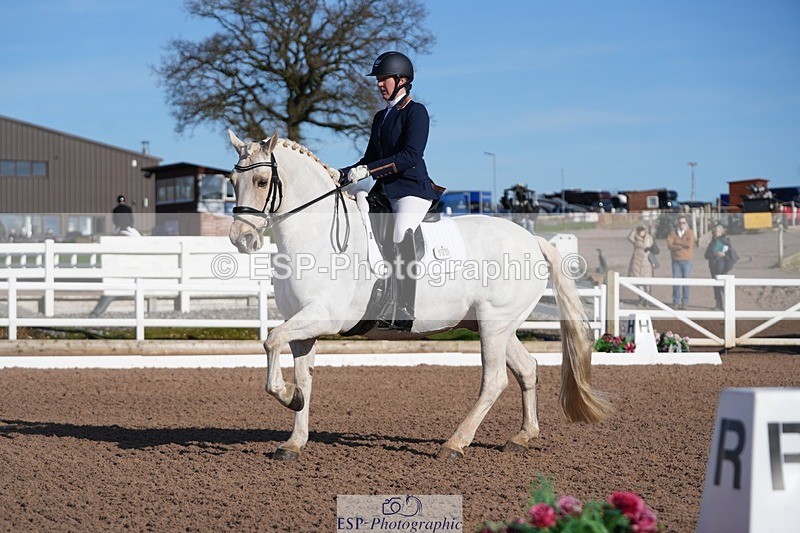 260214-113921-03705 - 025-Louisa.Julie.Brend