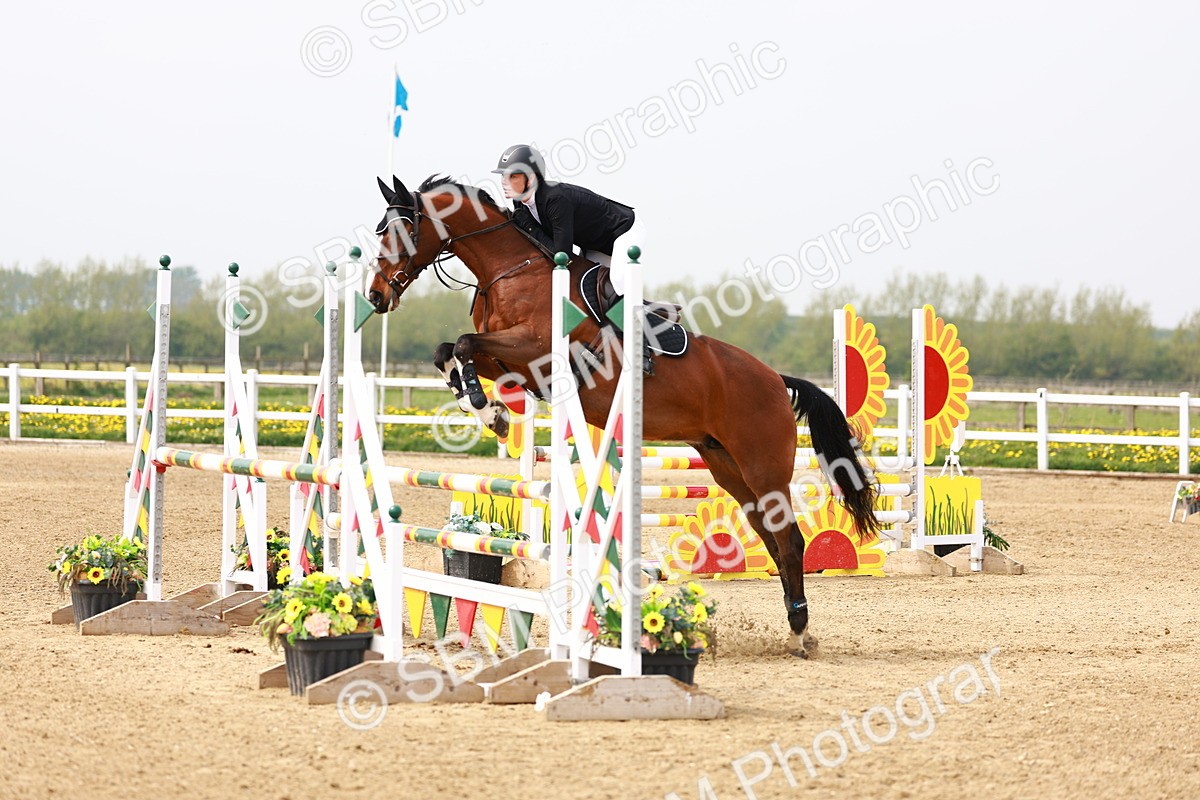  - Class 17 - Senior 1.05m