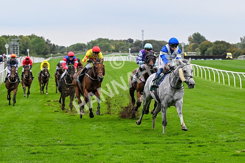 011025-Race 6-Mudamer-0600 - Race 6