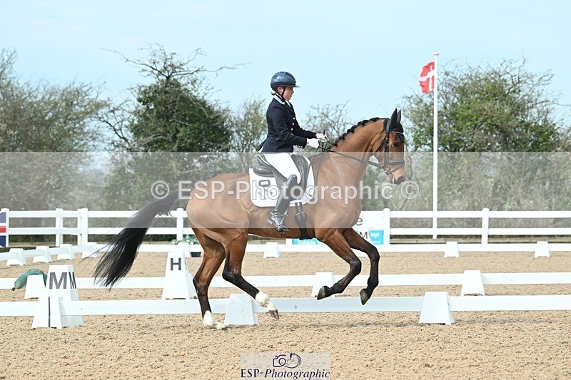 250403-103503-01461 - 036-Abbie.Newbury-Seagry.Viceroy