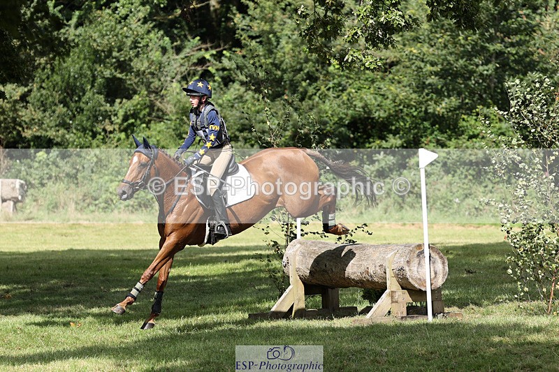 240825X-112920-32274 - 70cm XC 11.00 to 12.00