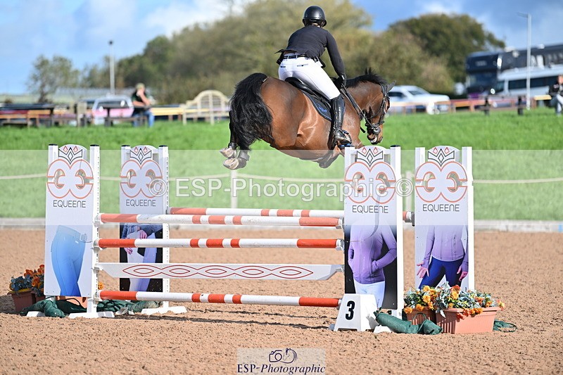 231014A-103013-04114 - Cls 18 Newcomers & 1.10m Open