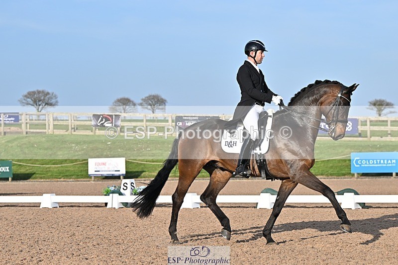 250404-181030-08552 - 159-Darren.Hicks-Tramontana.Tiger.Feet