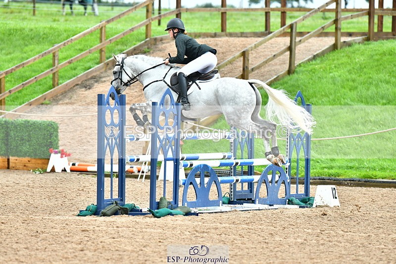 230805A-111024-00289 - Cls 2 Snr Newcomers & 1.10m Open