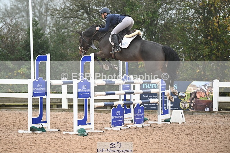241102A-122214-04534 - SAT Cls 15 Foxhunter and 1.20m Open